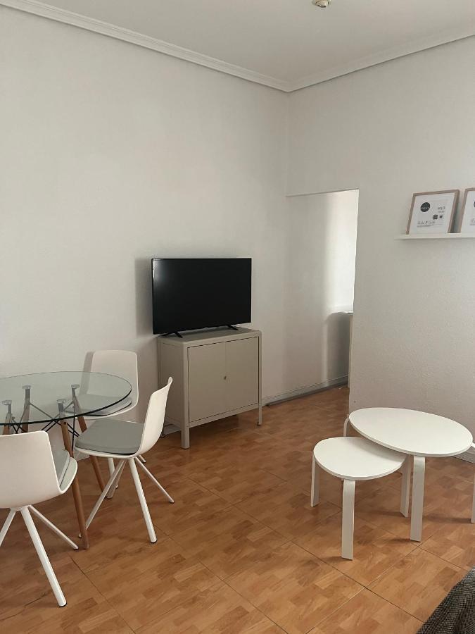 Apartmán Piso En Valdeacederas Madrid Exteriér fotografie