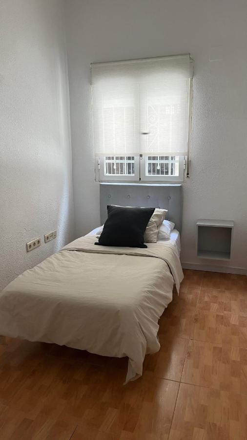 Apartmán Piso En Valdeacederas Madrid Exteriér fotografie