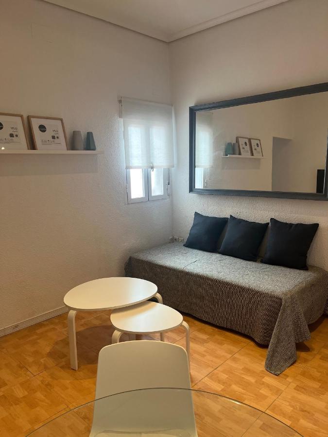 Apartmán Piso En Valdeacederas Madrid Exteriér fotografie