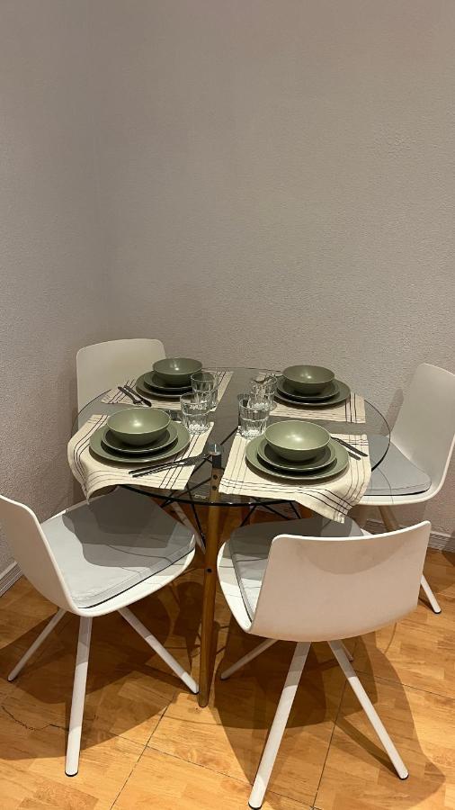Apartmán Piso En Valdeacederas Madrid Exteriér fotografie