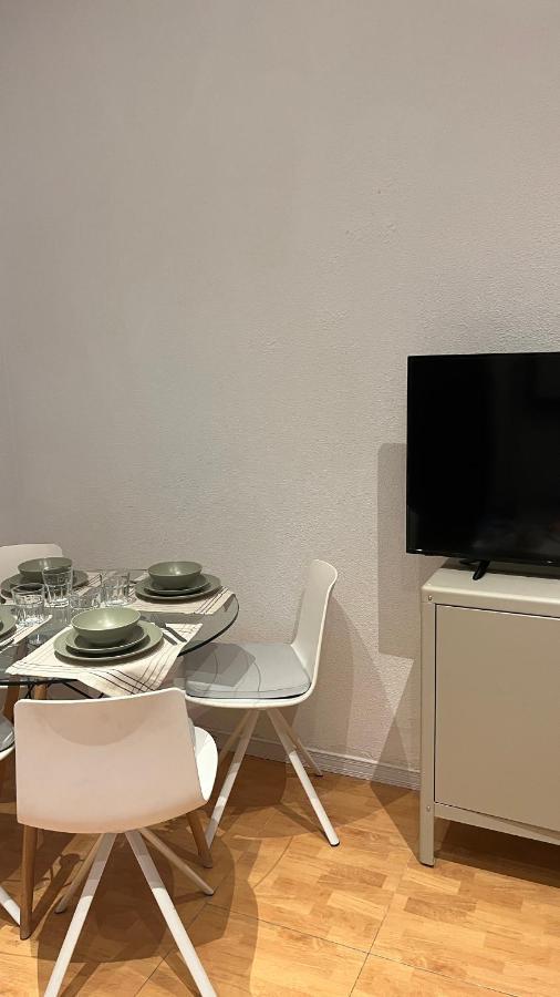 Apartmán Piso En Valdeacederas Madrid Exteriér fotografie