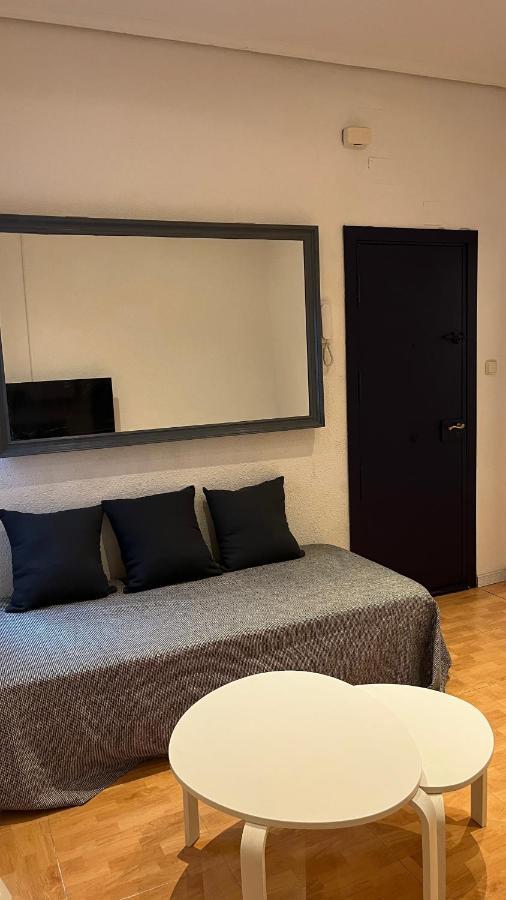 Apartmán Piso En Valdeacederas Madrid Exteriér fotografie