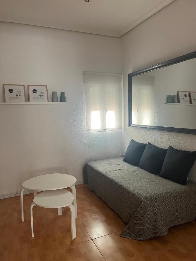 Apartmán Piso En Valdeacederas Madrid Exteriér fotografie